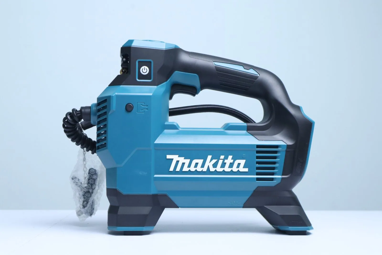 Máy bơm hơi dùng pin 18V Makita DMP181Z. 4