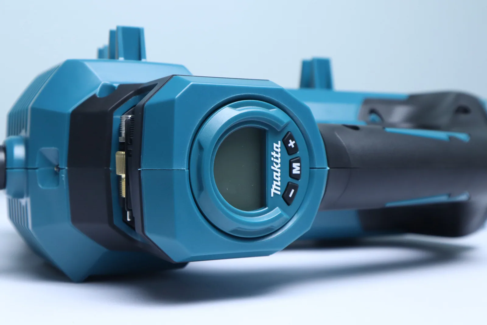 Máy bơm hơi dùng pin 18V Makita DMP181Z. 7