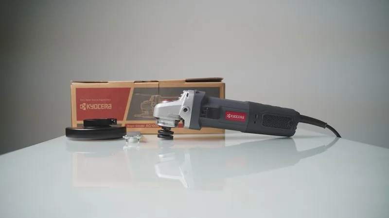 Máy mài góc cầm tay 900W Kyocera AG1000 6